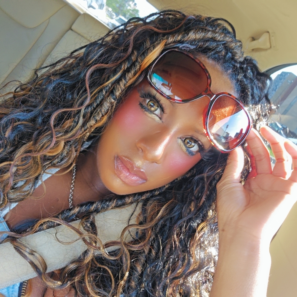 Meet your Posher, Naeemah